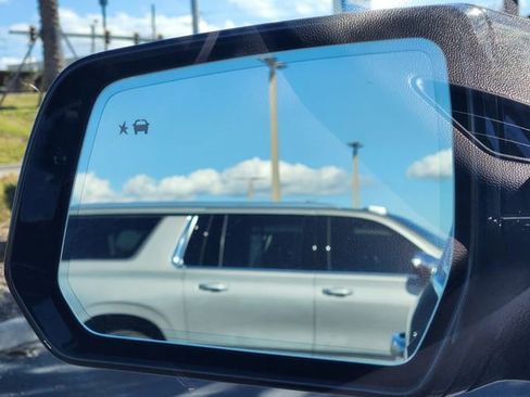 Used 2020 Chevrolet Traverse Premier image 25