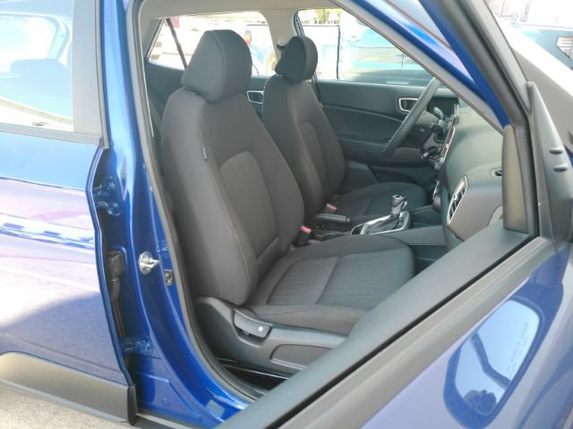 Used 2023 Hyundai Venue SE FWD image 20