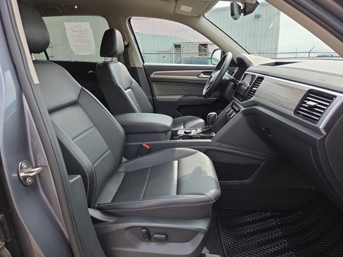 Used 2023 Volkswagen Atlas SEL AWD/4WD image 17