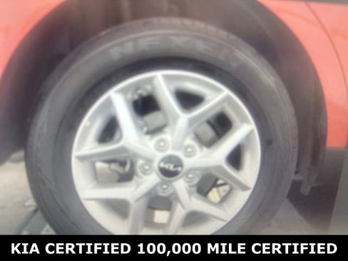Certified 2025 Kia Soul LX image 7