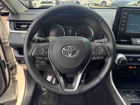 Used 2019 Toyota RAV4 XLE Premium FWD image 20