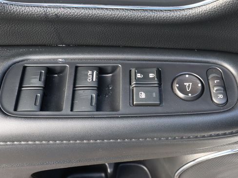 Used 2022 Honda HR-V EX-L image 14