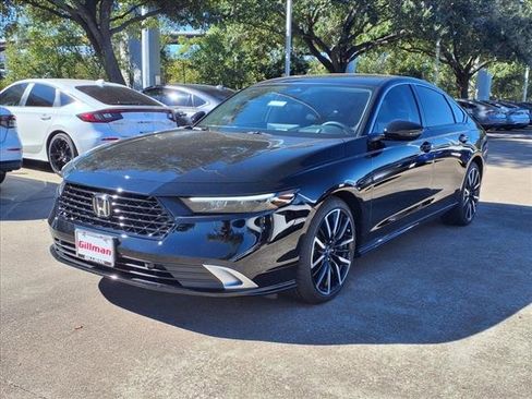 New 2025 Honda Accord Touring image 9