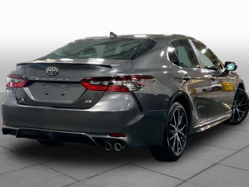 Used 2024 Toyota Camry SE w/ Cold Weather Package FWD image 13