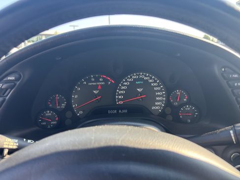 Used 2002 Chevrolet Corvette Coupe w/ Preferred Equipment Group2 RWD image 11