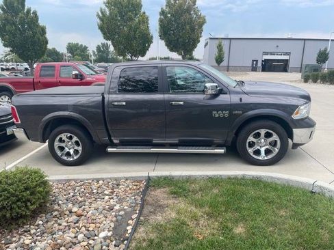 Used 2017 RAM 1500 Laramie w/ Convenience Group AWD/4WD image 9
