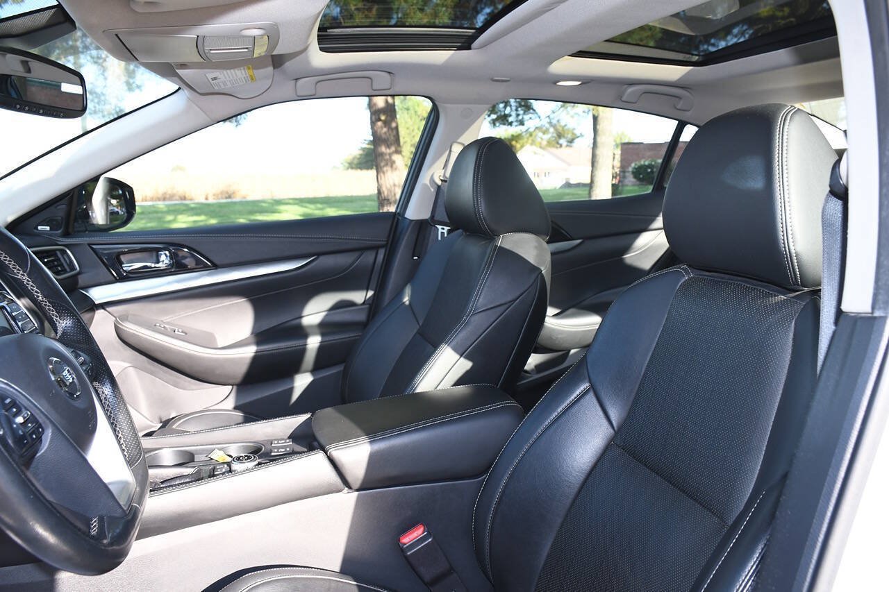 Used 2020 Nissan Maxima 3.5 SL w/ Floor Mat Group FWD image 12