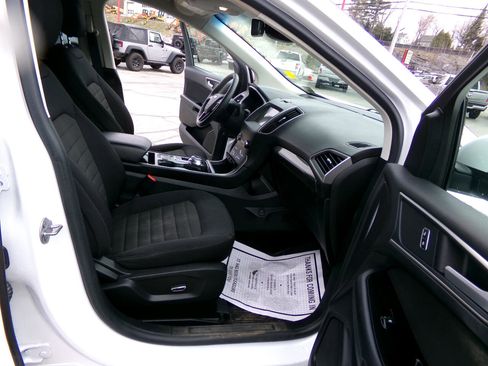 Used 2019 Ford Edge SEL image 22