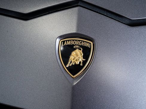 Used 2019 Lamborghini Urus image 18