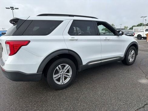 Used 2020 Ford Explorer XLT AWD/4WD image 3