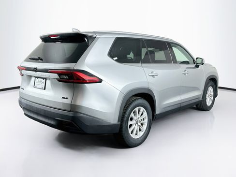 Used 2024 Toyota Grand Highlander AWD Hybrid image 9