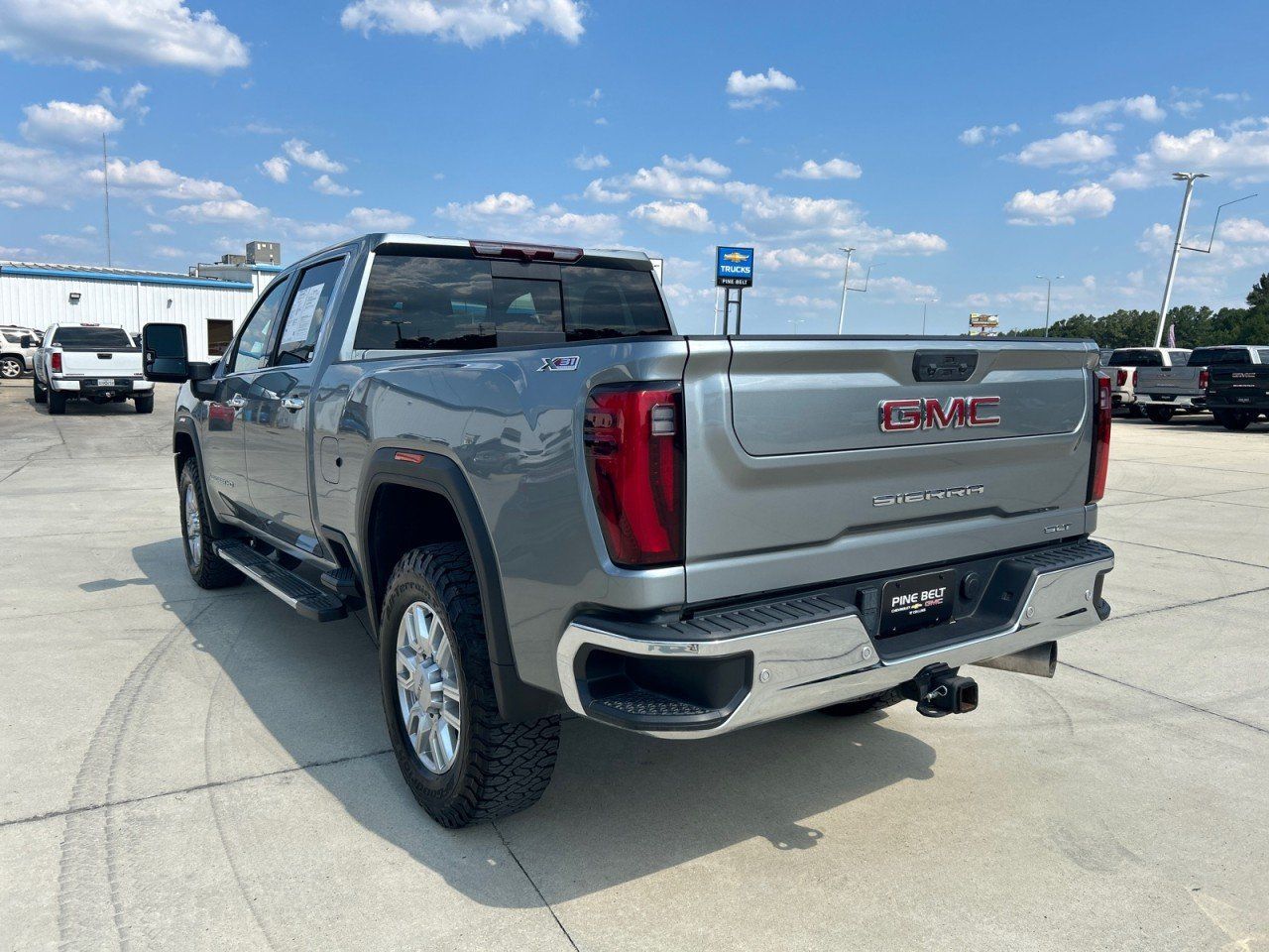 Used 2024 GMC Sierra 2500 SLT w/ SLT Premium Package AWD/4WD image 4