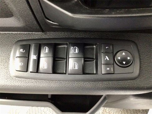 Used 2021 RAM 2500 Tradesman w/ Safety Group image 17