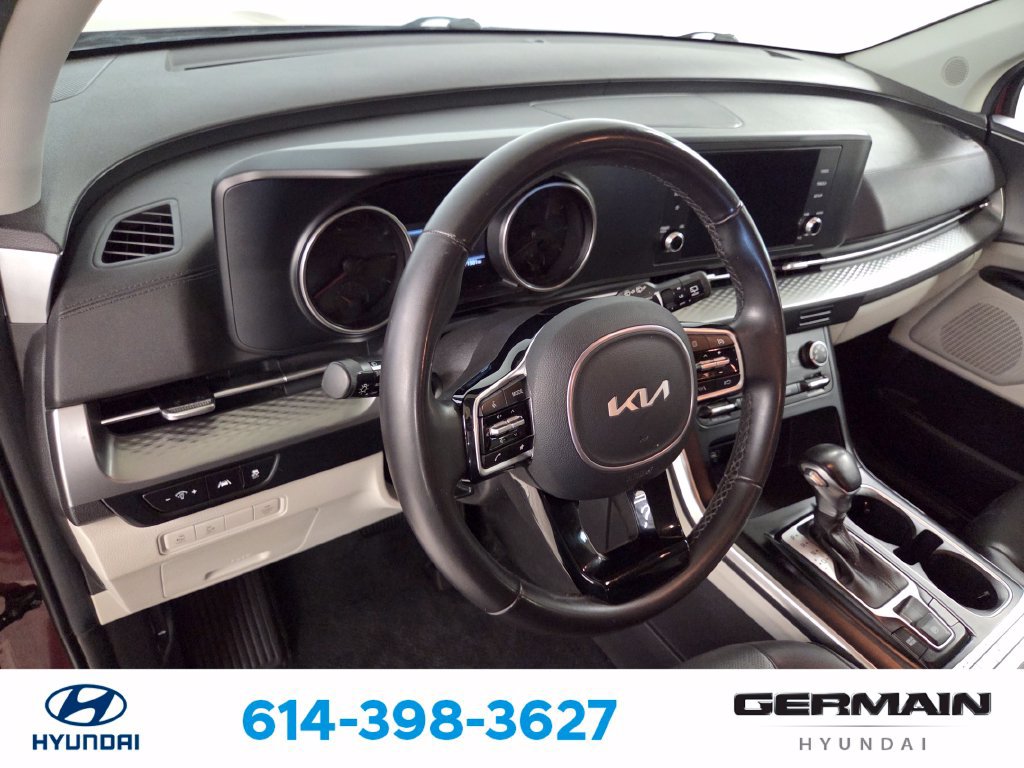 Used 2023 Kia Carnival LX FWD image 18