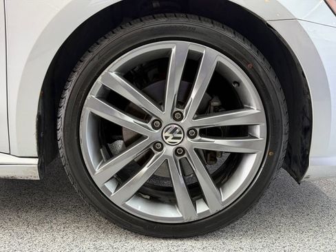 Used 2018 Volkswagen Passat 2.0T R-Line FWD image 45