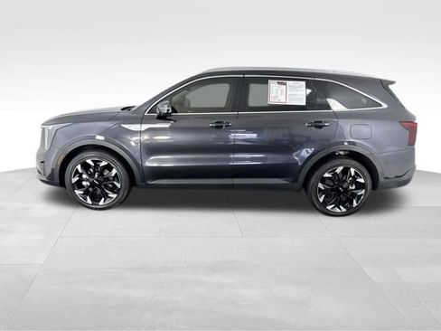 Certified 2025 Kia Sorento EX w/ Panoramic Sunroof Package FWD image 10