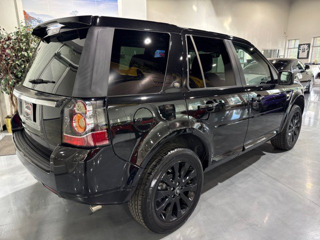 Used 2015 Land Rover LR2 AWD/4WD image 2