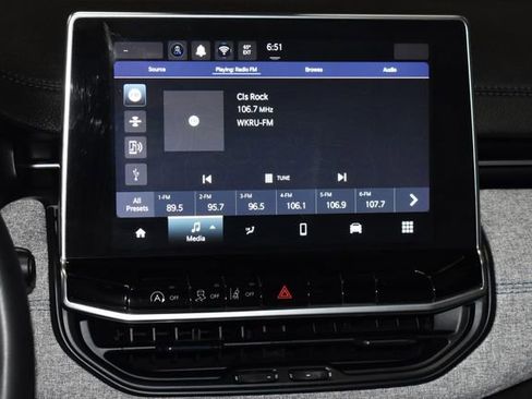 Used 2024 Jeep Compass Latitude image 15