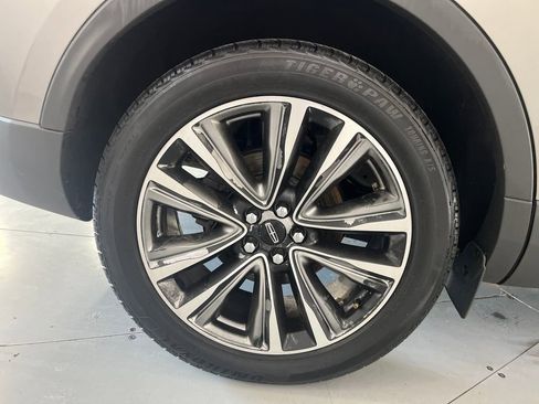 Used 2017 Lincoln MKX Reserve w/ Lincoln MKX Climate Package image 17