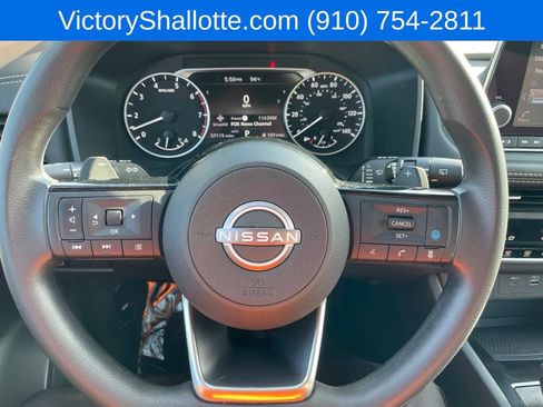 Used 2023 Nissan Rogue SV AWD/4WD image 25