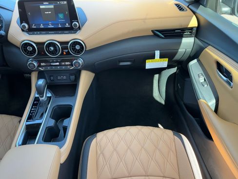 New 2025 Nissan Sentra SV w/ SV Premium Package image 17