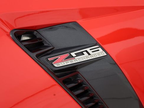 Used 2016 Chevrolet Corvette Z06 w/ 3LZ Preferred Equipment Group image 15