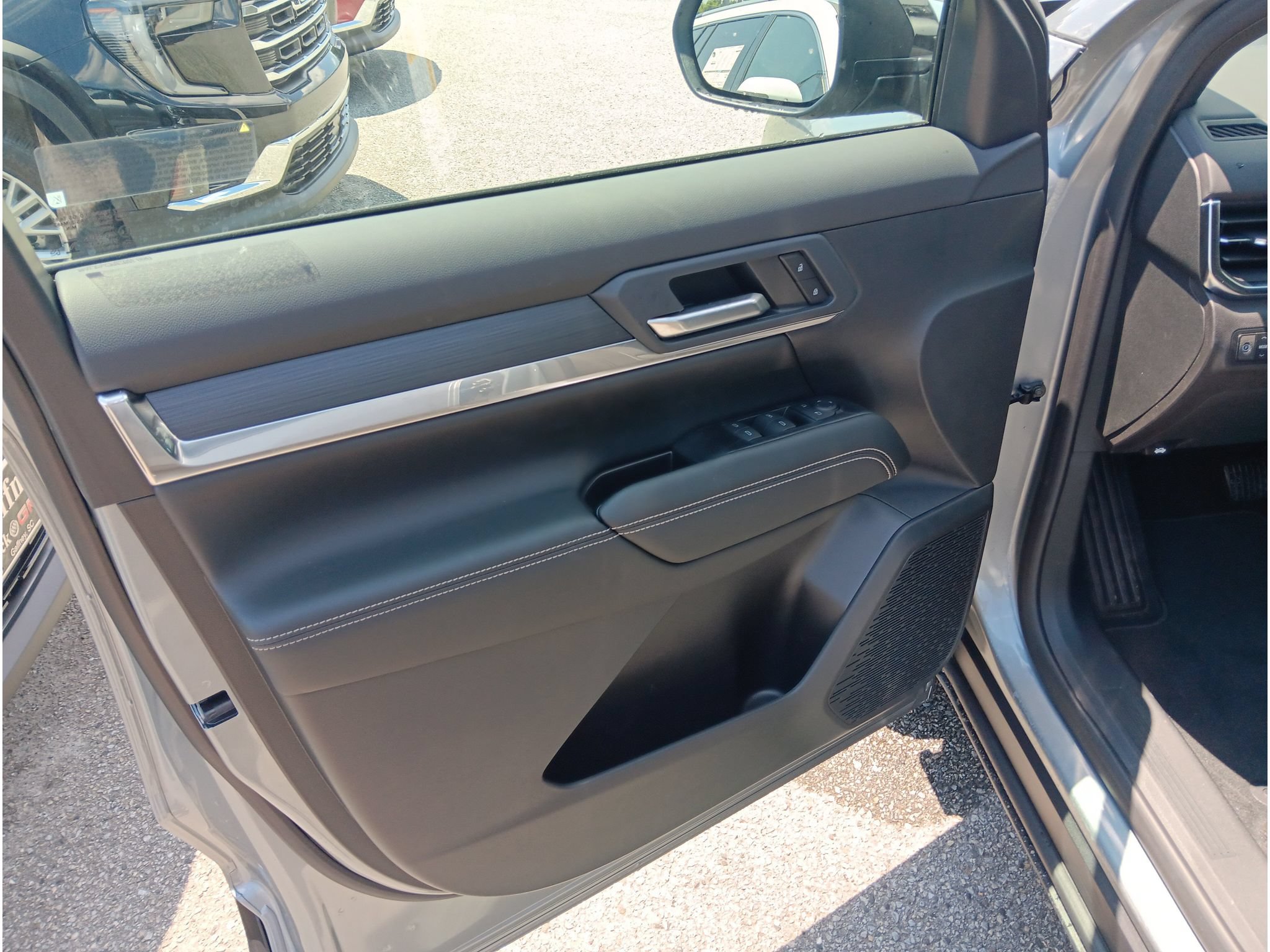 New 2027 GMC Terrain Elevation FWD image 8