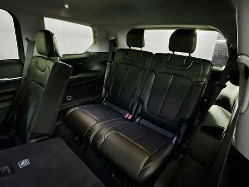 Used 2023 Jeep Grand Cherokee L Limited image 30