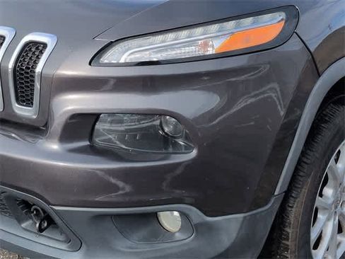 Used 2015 Jeep Cherokee Latitude w/ Comfort/Convenience Group image 11