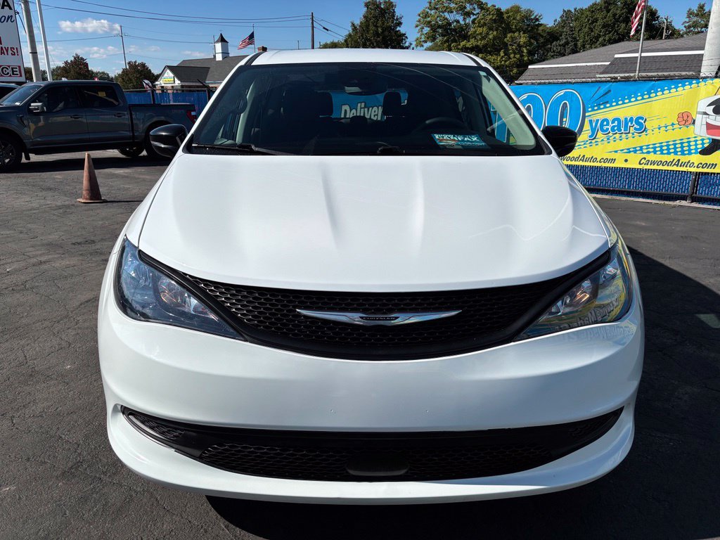 Used 2024 Chrysler Voyager LX FWD image 8