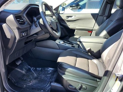 Used 2023 Ford Escape SE image 9