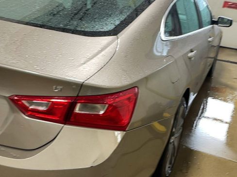 Used 2023 Chevrolet Malibu LT w/ Driver Confidence Package FWD image 3