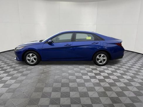 Used 2023 Hyundai Elantra SE w/ Preferred Accessory Package FWD image 8