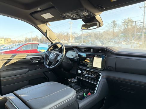 Used 2024 GMC Sierra 1500 AT4 w/ AT4 Premium Package image 16