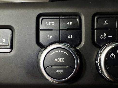Used 2024 GMC Sierra 1500 Denali w/ Technology Package AWD/4WD image 14