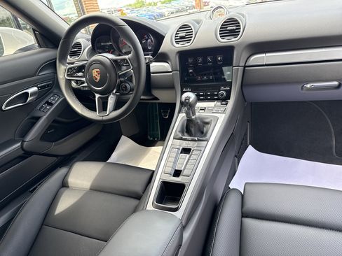 Used 2024 Porsche 718 Boxster S RWD image 13