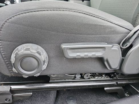 Used 2023 Jeep Wrangler Sport S image 21