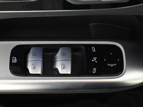 Used 2026 Mercedes-Benz GLC 300 4MATIC image 25