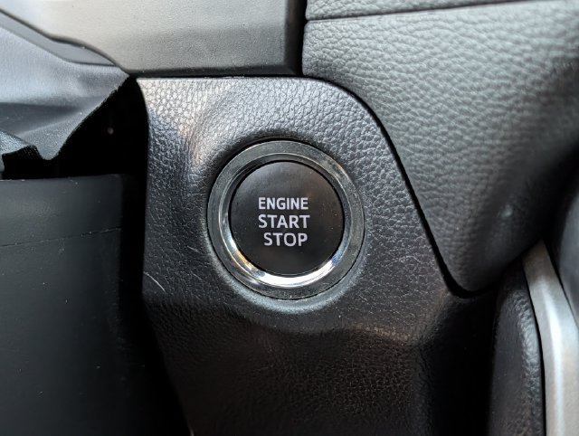 Used 2025 Toyota RAV4 XLE FWD image 18