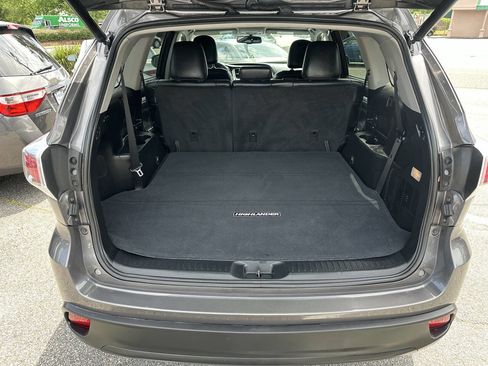 Used 2016 Toyota Highlander XLE AWD/4WD image 18
