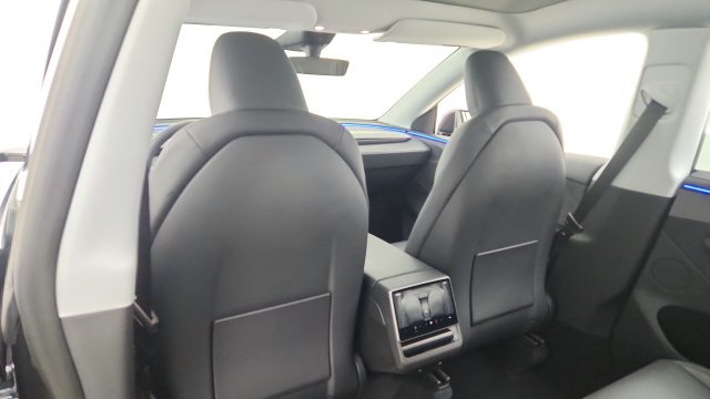 Used 2026 Tesla Model Y AWD image 40