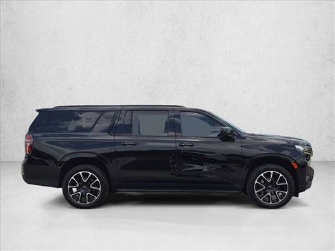 Used 2022 Chevrolet Suburban RST RWD image 4