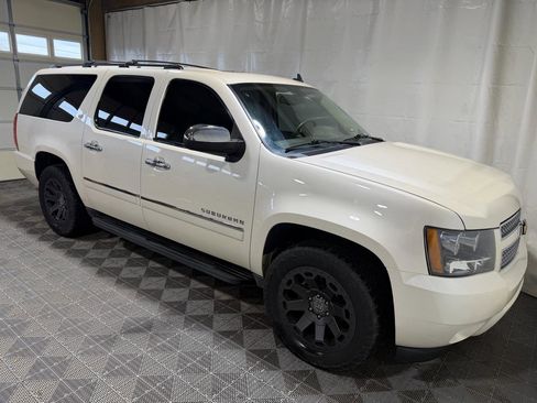 Used 2014 Chevrolet Suburban LTZ image 10