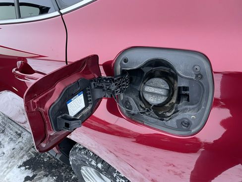 Used 2021 Toyota Venza XLE image 57