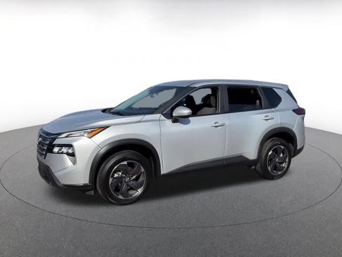 Used 2025 Nissan Rogue SV AWD/4WD image 8