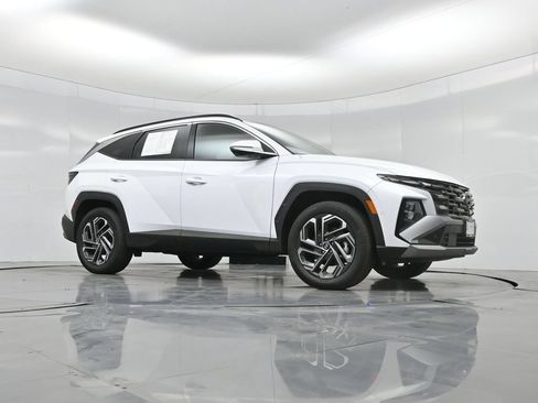 Used 2021 Hyundai Palisade Calligraphy FWD image 2