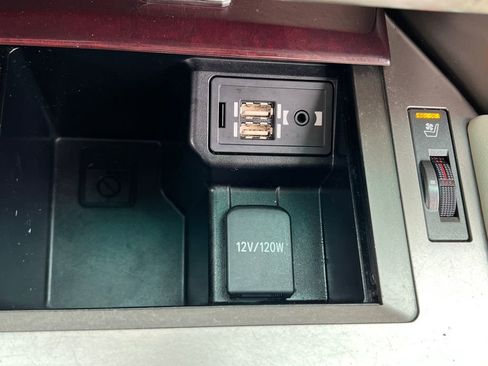 Used 2019 Lexus GX 460 Premium w/ Premium Package image 24