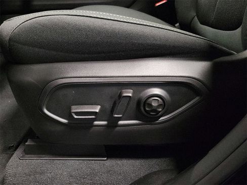 New 2025 Jeep Grand Cherokee Laredo image 14