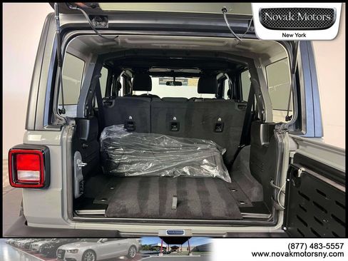 Used 2023 Jeep Wrangler Unlimited Sport AWD/4WD image 12