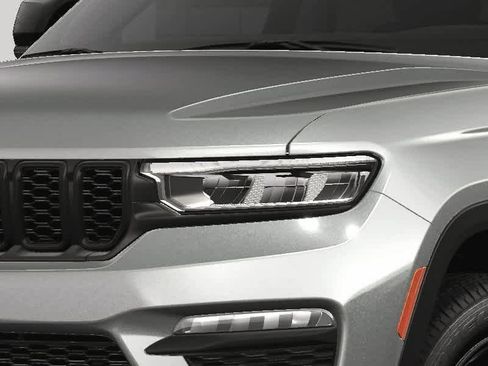 New 2025 Jeep Grand Cherokee Limited w/ Black Appearance Package image 13